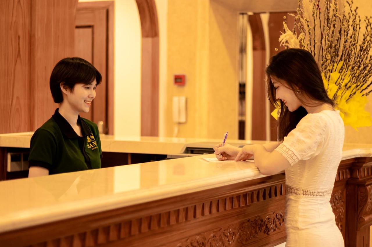 Santa Luxury Hotel Дананг Экстерьер фото