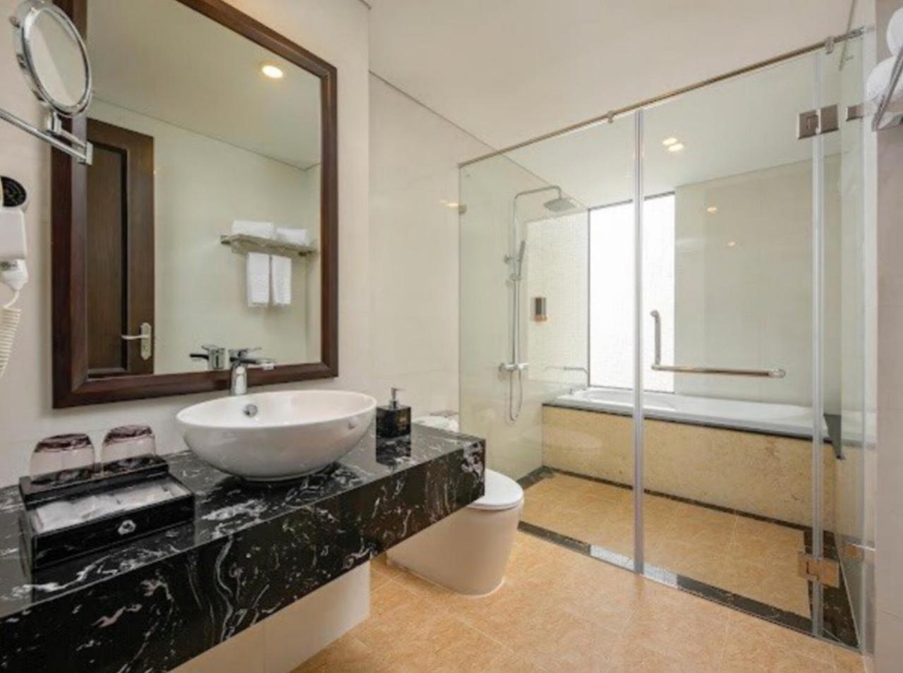 Santa Luxury Hotel Дананг Экстерьер фото